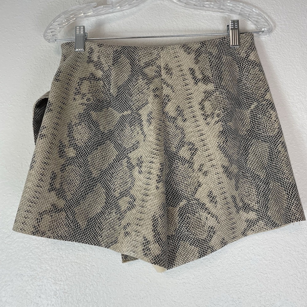 Zara Skort Womens Small Mini Snake Print Side Buckle Wrap Skirt Shorts Stretch - Picture 4 of 10